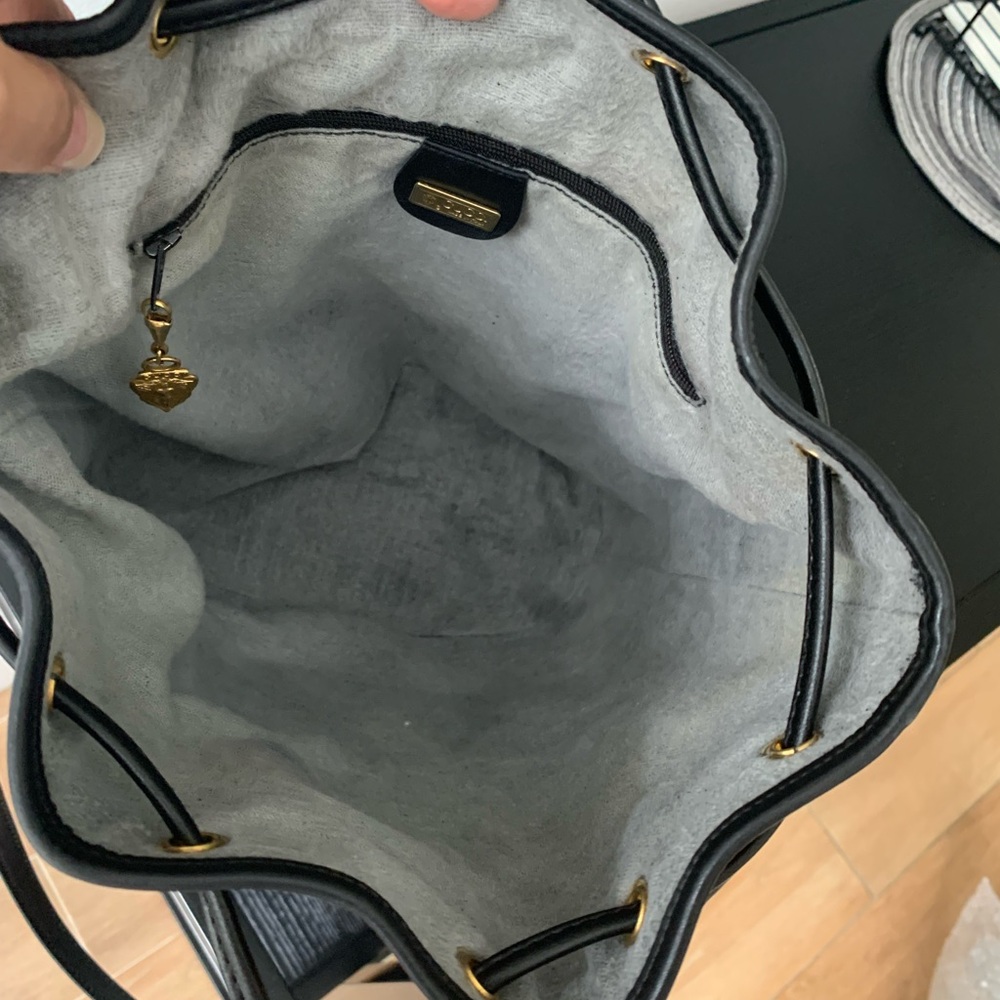 🔥GUCCI 90s Black Bucket - Picture 5 of 11